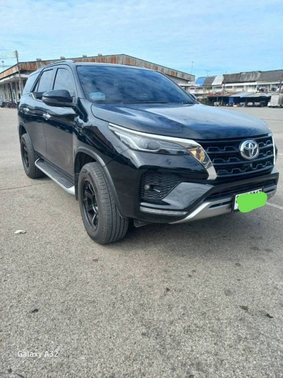 SUV  7 ที่นั่งบริการ 24 ชั่วโมง