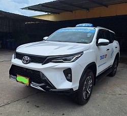 SUV 7 ที่นั่งแท็กซี่พัทยาบริการ 24 ชั่วโมงเหมาต่างจังหวัด